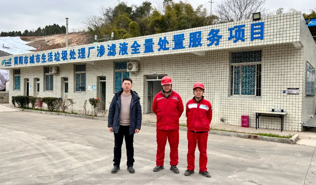穿上“紅裝”，為平安站崗